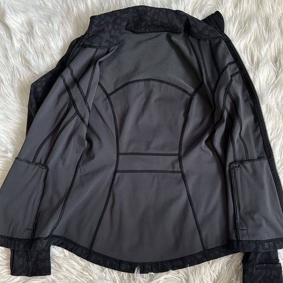 Lululemon Define Jacket *Luxtreme Size 6 - Picture 8 of 11